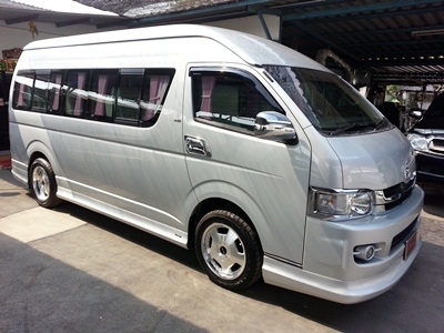 ขายรถตู้ToyotaCommuter2010สวยสภาพเหมือนป้ายแดง