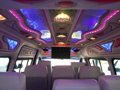 ขายรถตู้ToyotaCommuter2010สวยสภาพเหมือนป้ายแดง