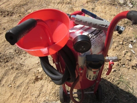 สินค้าตัวใหม่-เครื่องพ่นทราย/ยิงทราย แรงดัน CATZ: XH-SBC420 (ของใหม่) สินค้าตัวใหม่-เครื่องพ่นทราย/ยิงทราย แรงดัน CATZ: XH-SBC420 (ของใหม่)