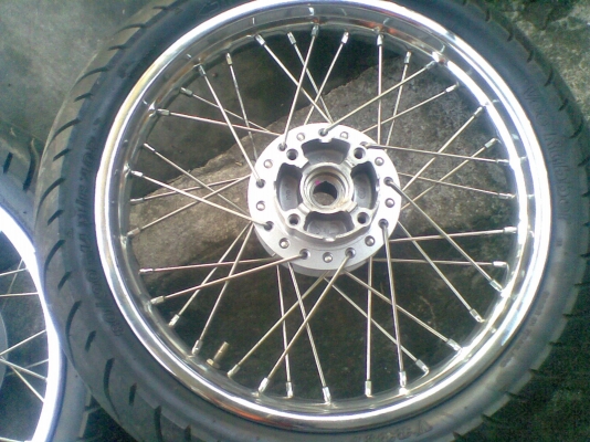 ขายล้อหน้าหลังคลิกพร้อมดุมพร้อมยางพร้อมวิ่งจ้า