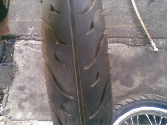 ขายล้อหน้าหลังคลิกพร้อมดุมพร้อมยางพร้อมวิ่งจ้า