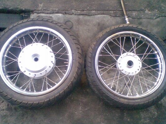 ขายล้อหน้าหลังคลิกพร้อมดุมพร้อมยางพร้อมวิ่งจ้า