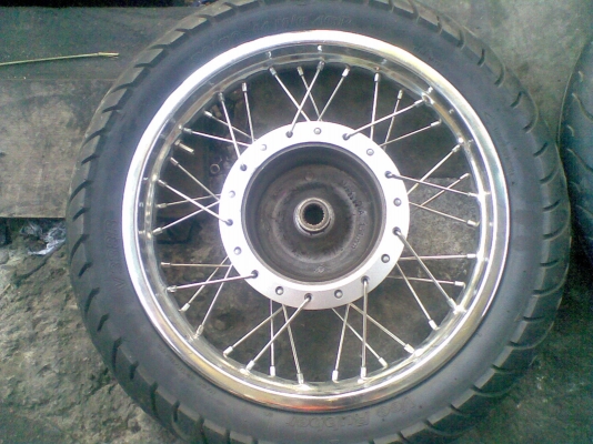 ขายล้อหน้าหลังคลิกพร้อมดุมพร้อมยางพร้อมวิ่งจ้า