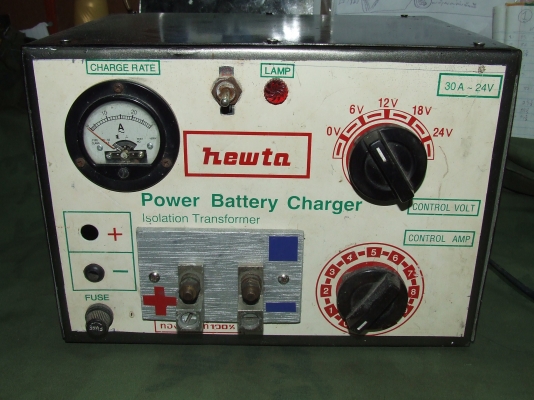 ขายหม้อแปลงไฟ220Vแปลงให้เป็น12VDC50Aใชัแทนแบตรี่ภายในบ้านใช้กับเพาเวอร์รถยนต์ขนาด1200Wใด้สบายครับ