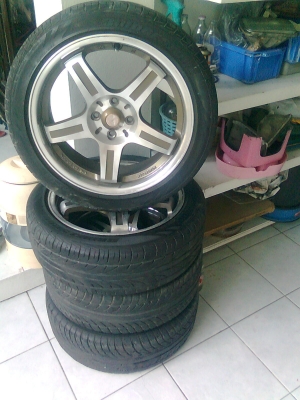 ขายล้อ พร้อมยางลาย5ก้าน  17 7.5 กระจังหน้าhonda 08 ชายล่างแท้ honda accord 08แท้