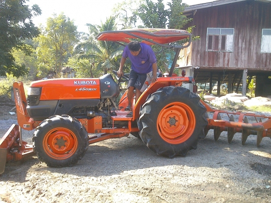 ขาย คูโบต้า 45 di สภาพเดิม สีเดิมไม่เคยลงนานํ้า  ลพบุรีครับ