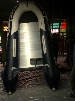 ต้องการขายเรือยาง พร้อมเครื่อง 30 แรง