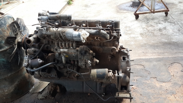 ขายเครื่อง ฮีโน่ EC100 145 แรง พร้อม เกียร์ 5เกียร์ใช้งานได้ เครื่องควันหลวม