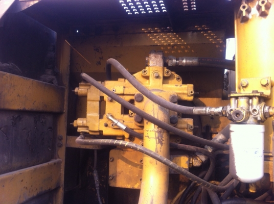 ต้องการขายแมคโคร cat 320B  เจ้าของขายเอง