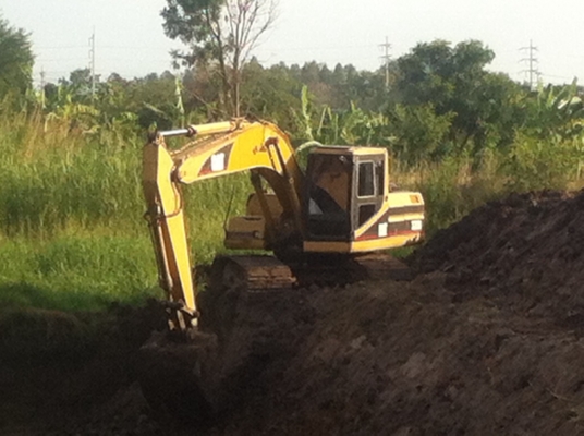 ต้องการขายแมคโคร cat 320B  เจ้าของขายเอง