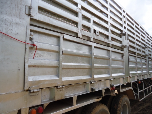 ขายรถสิบล้อหัวลากUDเครือง350แรงแม่ลูกยาว12.5เมตร3เพลา