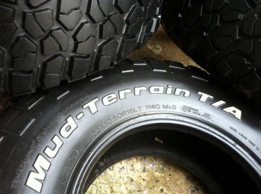 ขายยาง BF Goodrich Mud-terrain KM2 33 10.5 r15