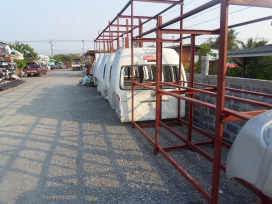 ขายไฟหน้ารถตู้ Comuter