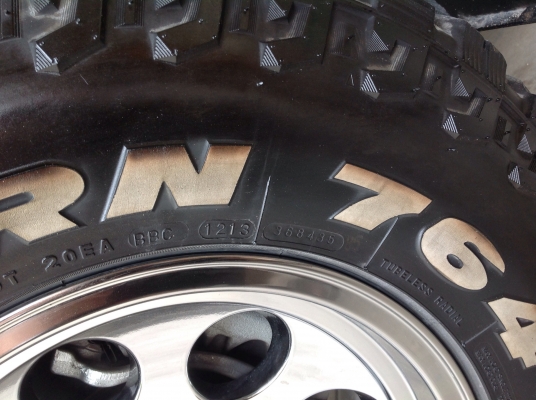 ขายแม็คพร้อมยาง 265/75/16 MT วิ่งน้อย ราคาคุยได้