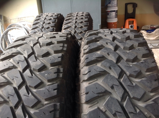 ขายแม็คพร้อมยาง 265/75/16 MT วิ่งน้อย ราคาคุยได้