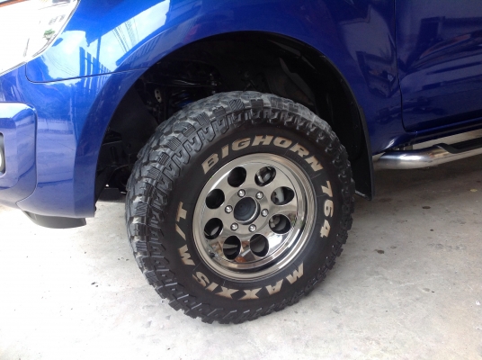 ขายแม็คพร้อมยาง 265/75/16 MT วิ่งน้อย ราคาคุยได้