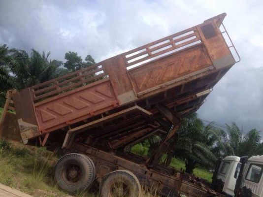 รถมิตซู 10 ล้อดั้ม  FN527M - TF  ( เปลื่ยนเครื่อง 6D17.  2 คัน. )  ,  ( มีขาย 3 คัน. )   สนใจติดต่อ  081 - 6079515