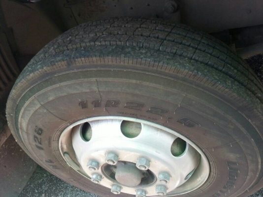 รถฮีโน่ 10 ล้อ หัวลาก 320 แรงม้า. ปี 48 สนใจติดต่อ 081 - 6079515 รถฮีโน่ 10 ล้อ หัวลาก 320 แรงม้า. ปี 48 สนใจติดต่อ 081 - 6079515