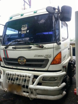 รถฮีโน่ 10 ล้อ หัวลาก 320 แรงม้า. ปี 48 สนใจติดต่อ 081 - 6079515 รถฮีโน่ 10 ล้อ หัวลาก 320 แรงม้า. ปี 48 สนใจติดต่อ 081 - 6079515