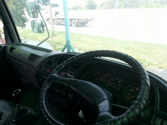 รถอีซูซุ 10 ล้อ หัวลาก  320 แรงม้า. ปี 47  ( มีขาย 4 คัน. )  สนใจติดต่อ 081 - 6079515