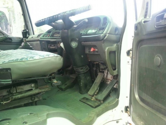 รถอีซูซุ 10 ล้อ หัวลาก  320 แรงม้า. ปี 47  ( มีขาย 4 คัน. )  สนใจติดต่อ 081 - 6079515