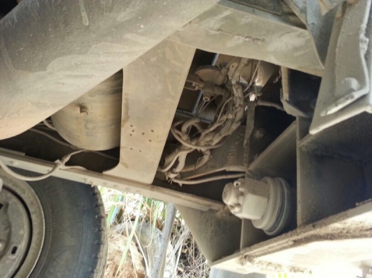 รถอีซูซุ 10 ล้อดั้ม 270 แรงม้า. ปี 47  ( ปลายปี. )  สนใจติดต่อ  081 - 6079515