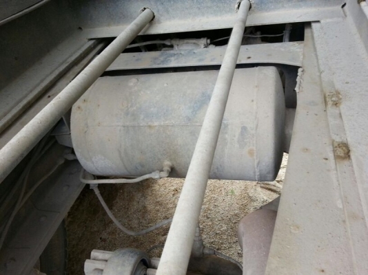 รถอีซูซุ 10 ล้อดั้ม 270 แรงม้า. ปี 47  ( ปลายปี. )  สนใจติดต่อ  081 - 6079515