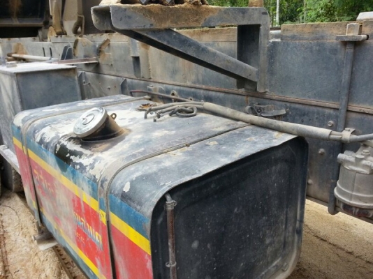 รถอีซูซุ 10 ล้อดั้ม 270 แรงม้า. ปี 47  ( ปลายปี. )  สนใจติดต่อ  081 - 6079515