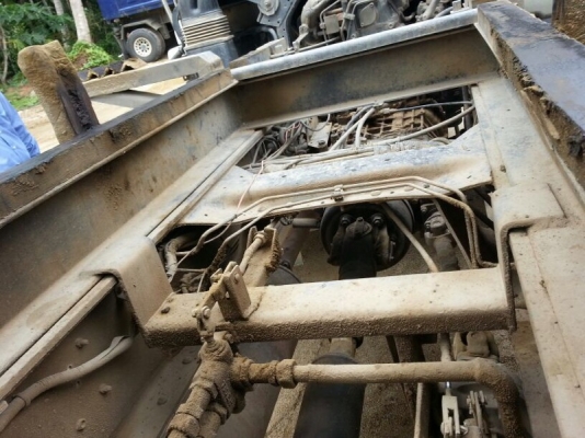 รถอีซูซุ 10 ล้อดั้ม 270 แรงม้า. ปี 47  ( ปลายปี. )  สนใจติดต่อ  081 - 6079515