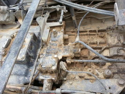 รถอีซูซุ 10 ล้อดั้ม 270 แรงม้า. ปี 47  ( ปลายปี. )  สนใจติดต่อ  081 - 6079515