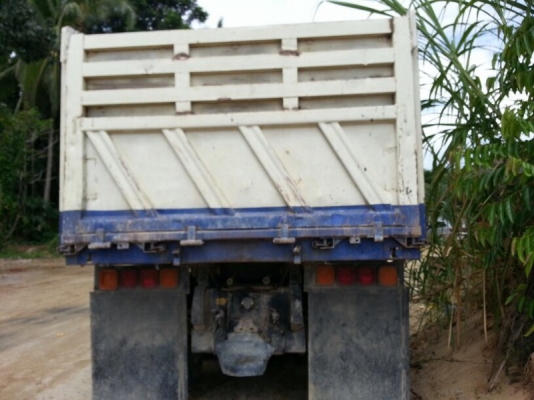 รถอีซูซุ 10 ล้อดั้ม 270 แรงม้า. ปี 47  ( ปลายปี. )  สนใจติดต่อ  081 - 6079515