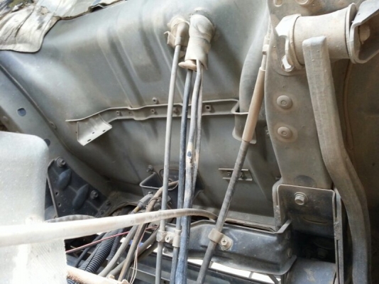 รถอีซูซุ 10 ล้อดั้ม 270 แรงม้า. ปี 47  ( ปลายปี. )  สนใจติดต่อ  081 - 6079515