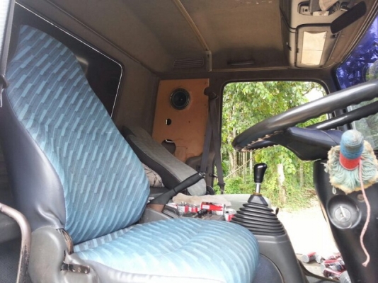 รถอีซูซุ 10 ล้อดั้ม 270 แรงม้า. ปี 47  ( ปลายปี. )  สนใจติดต่อ  081 - 6079515