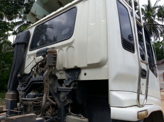 รถอีซูซุ 10 ล้อดั้ม 270 แรงม้า. ปี 47  ( ปลายปี. )  สนใจติดต่อ  081 - 6079515