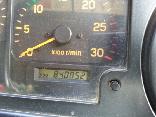 รถอีซูซุ 10 ล้อดั้ม 270 แรงม้า. ปี 47  ( ปลายปี. )  สนใจติดต่อ  081 - 6079515