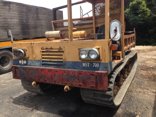 รถดั้มเปอร์ บรรทุกตีนตะขาบ komatsu MST-700