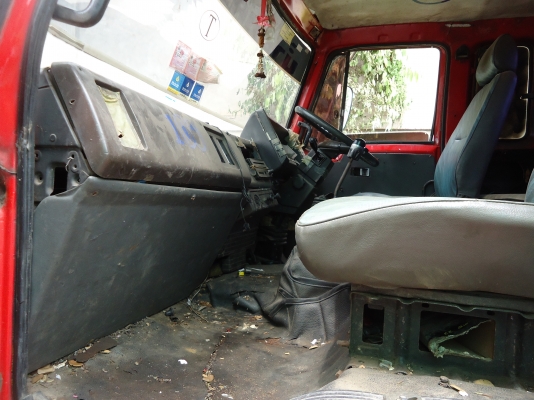 ขายด่วนรถสิบล้อร็อคกี้เล็กวางเครือง240แรงม้าโบอินเตอ