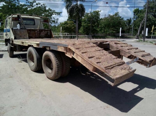 รถนิสสัน  10 ล้อ ท้ายลาด CWM41M.  265 แรงม้า.  สนใจติดต่อ  081 - 6079515