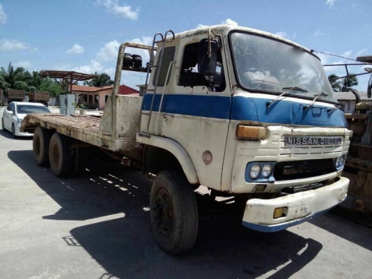 รถนิสสัน  10 ล้อ ท้ายลาด CWM41M.  265 แรงม้า.  สนใจติดต่อ  081 - 6079515