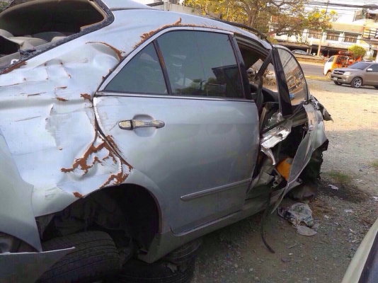 นิวส์คัมรี่  ปี 07 โอนลอย  เครื่อง2000  เครื่องเกียรไม่เสียหาย หรือเเยกขายอะไหลได้ทุกชิ้น ยังมีอีกหลายรุ่น