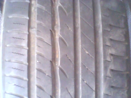 ขายยาง 225/40/18 ปี 12 คู่ 1000 บาท