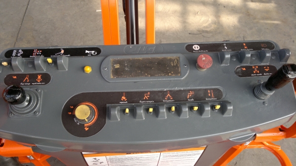 ขายด่วน รถกระเช้า JLG มือสอง สภาพดี พร้อมใช้งาน