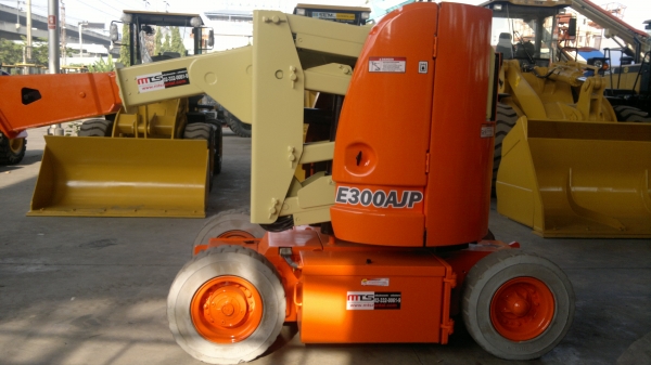 ขายด่วน รถกระเช้า JLG มือสอง สภาพดี พร้อมใช้งาน