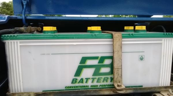 ต้องการขายรถไถ ฟอร์ด  6610 สองเพลาเสื้อลาย แบตใหม่