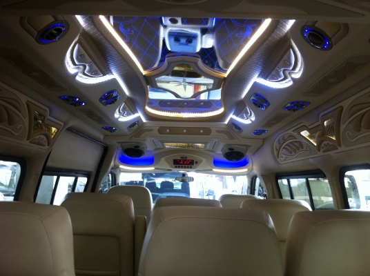 รถตุ้ดีเซล เครื่อง3.0 ปี2014พร้อมเเต่งวีไอพี