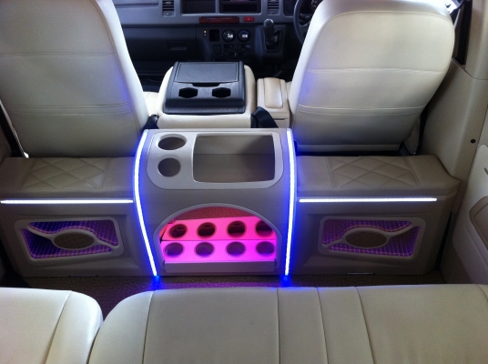 รถตุ้ดีเซล เครื่อง3.0 ปี2014พร้อมเเต่งวีไอพี