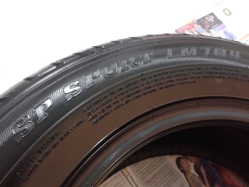 ยาง,215-60-16 DUNLOP LM704 สภาพสวยปี13แก่ๆหนึ่งคู่ 1,900
