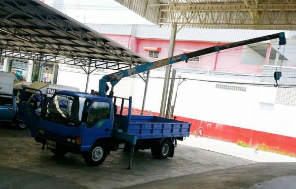 ขายรถเครน รถห้างแท้ ในไทย อีซูซุ NPRเครื่อง 4 HF 120 แรง พร้อมใช้งาน เครน 3 ตัน 2 ชัก 3 ปรอก รับนายหน้าพาลูกค้ามาซื้อมีค่าแนะนำให้ 5000-20,000 และพ่อค้าที่จะซื้อไปตัด โทรมาคุยราคาได้นะคะ