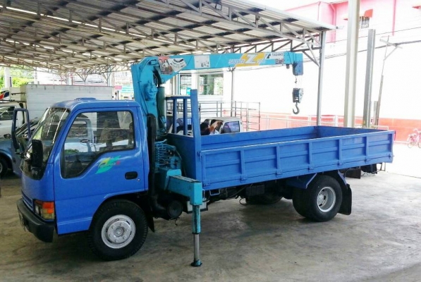 ขายรถเครน รถห้างแท้ ในไทย อีซูซุ NPRเครื่อง 4 HF 120 แรง พร้อมใช้งาน เครน 3 ตัน 2 ชัก 3 ปรอก รับนายหน้าพาลูกค้ามาซื้อมีค่าแนะนำให้ 5000-20,000 และพ่อค้าที่จะซื้อไปตัด โทรมาคุยราคาได้นะคะ