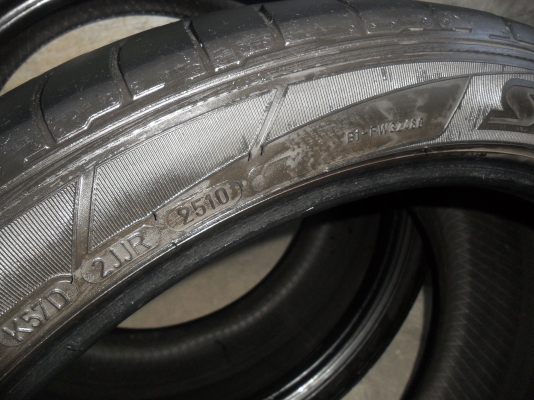 ยาง DUNLOP 295/35R21 ปี10 สวยๆ 4 เส้น ราคา 8500 บาท